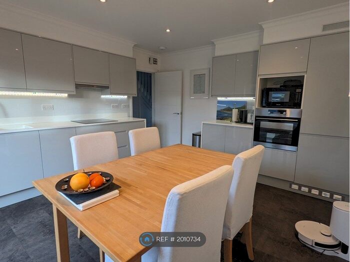 4 Bedroom Terraced House To Rent In Queens Close, Cambridge, CB22