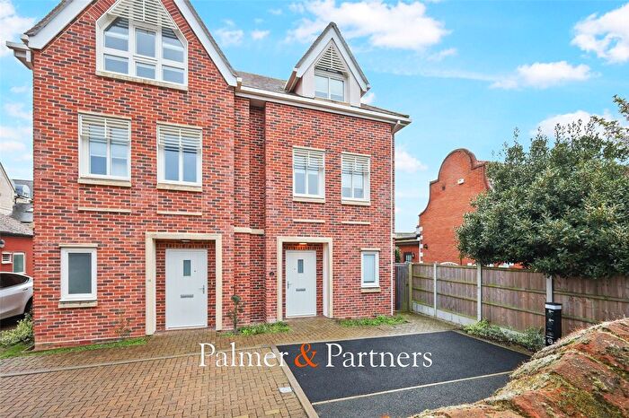 4 Bedroom Semi Detached House For Sale In Inglis Road, Lexden, Colchester, Essex, CO3