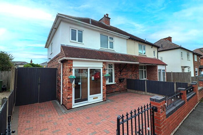 3 Bedroom Semi-Detached House For Sale In Steere Avenue, Tamworth, B79