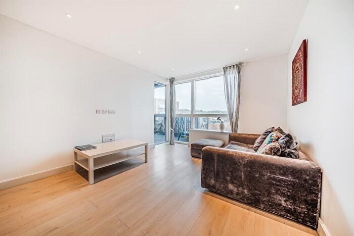 2 Bedroom Apartment To Rent In High Street, Hornsey, N8