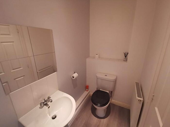 2 Bedroom Flat For Sale In Archers Walk, Trent Vale, Stoke-on-trent, ST4