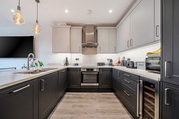 2 Bedroom Flat For Sale In Hatherley Road, Sidcup, DA14