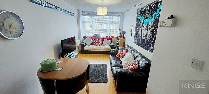 5 Bedroom Terraced House To Rent In Queens Drive, Guildford, GU2