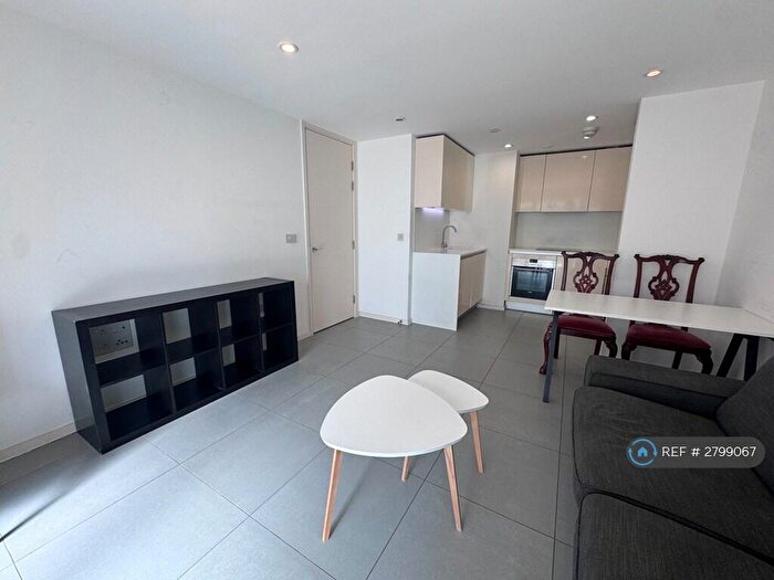 1 Bedroom Flat To Rent In Dance Square, London, EC1V