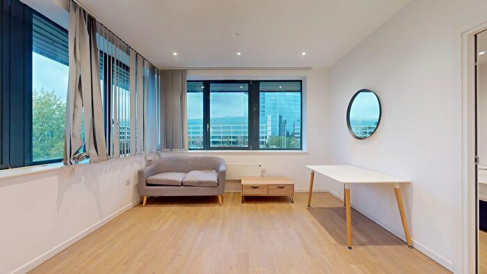 1 Bedroom Flat To Rent In Riverbank Way, Brentford, TW8