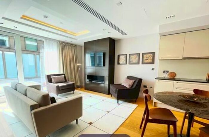 3 Bedroom Flat To Rent In Kensington High Street, London, W14