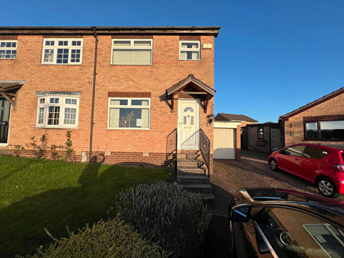3 Bedroom Semi Detached House For Sale In Birkbeck Court, High Green, Sheffield, S35