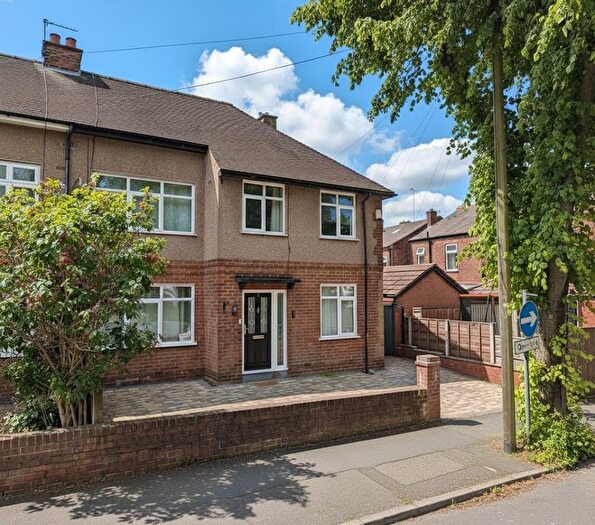 3 Bedroom Town House To Rent In Daisy Bank Avenue, Salford, M6