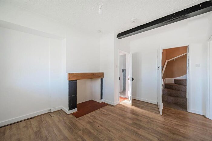 3 Bedroom End Of Terrace House For Sale In East Street, Corfe Castle, Wareham, BH20 - Photo 4