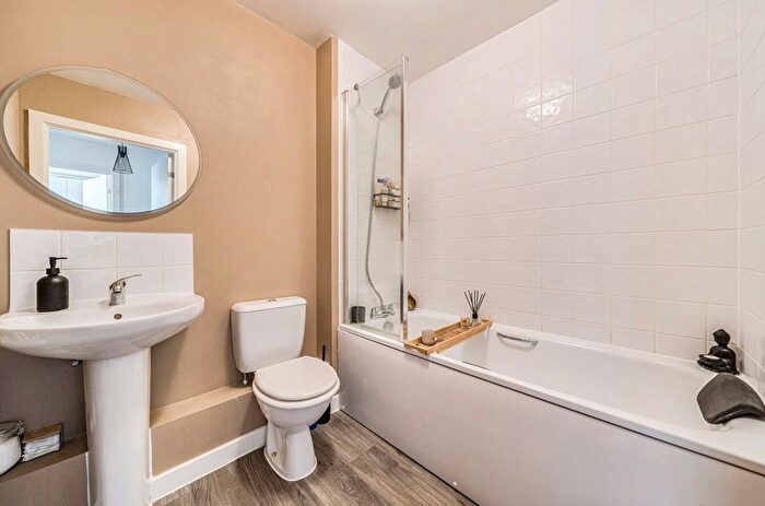 1 Bedroom Flat For Sale In Hurley Drive, Bracknell, Berkshire, RG12