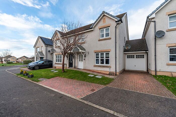 3 Bedroom Semi-Detached House For Sale In Livingstone Place, Crossgates, Cowdenbeath, KY4
