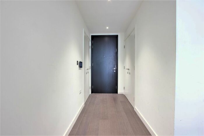 2 Bedroom Flat To Rent In Cutter Lane, London, SE10
