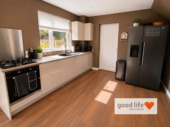 3 Bedroom Detached House For Sale In Meltham Drive, Moorside, Sunderland, SR3