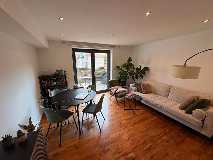 1 Bedroom Flat To Rent In London/Angel, EC1V