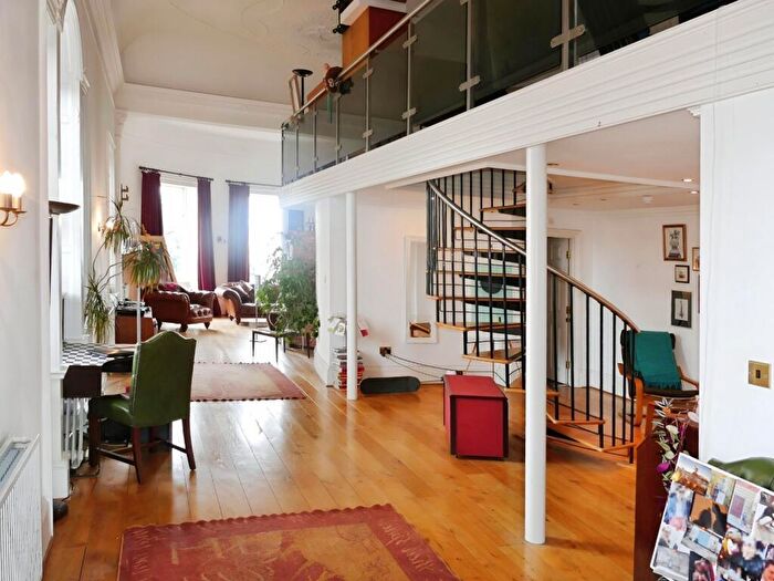 1 Bedroom Flat To Rent In Hanover Square, Leeds, West Yorkshire, Uk, LS3