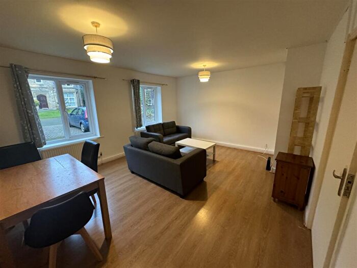 3 Bedroom Apartment To Rent In Orchard Lodge, Hyde Park, Leeds, LS6