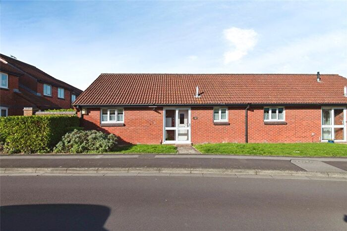 2 Bedroom Flat For Sale In Priory Gardens, Burnham-On-Sea, TA8