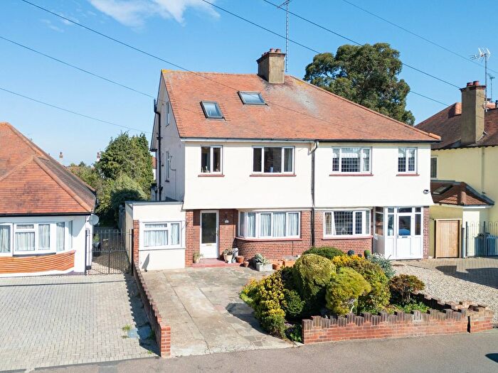 5 Bedroom Semi-detached House For Sale In Midhurst Avenue, Westcliff-On-Sea, SS0