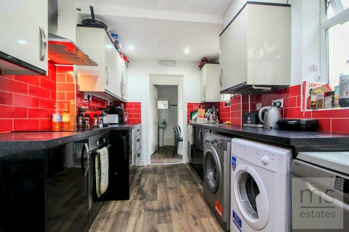 6 Bedroom End Of Terrace House To Rent In Balfour Road, Lenton, Nottingham, NG7