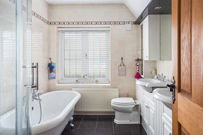 5 Bedroom Detached House For Sale In Swindon Lane, Cheltenham, GL50