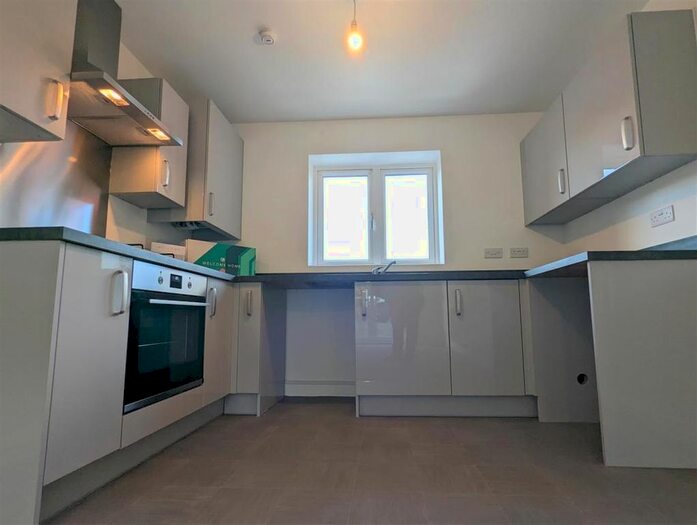 2 Bedroom Flat To Rent In Ascot Way, Birmingham, B31