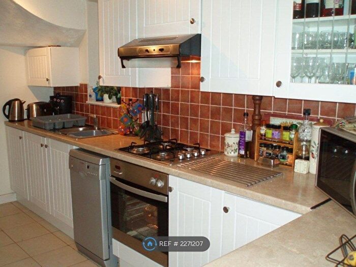 5 Bedroom Semi-Detached House To Rent In Boundary Crescent, Nottingham, NG9