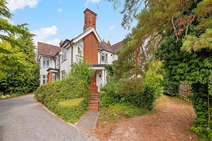 2 Bedroom Flat For Sale In Russell Hill, Purley, CR8