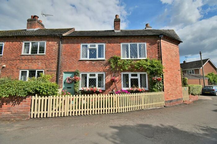 3 Bedroom Cottage For Sale In Boggy Lane, Church Broughton, Derby, DE65