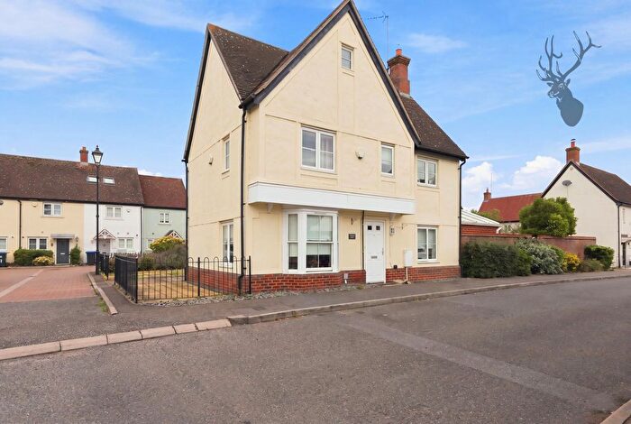 3 Bedroom Link Detached House For Sale In Willow Tree Close, Abridge, RM4