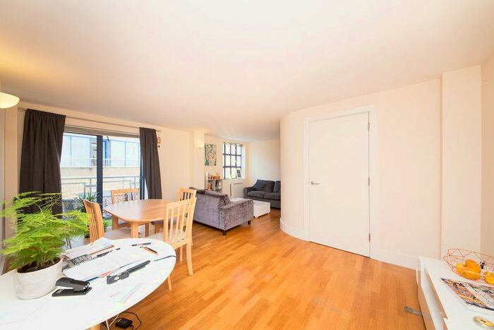 1 Bedroom Flat To Rent In Masons Yard, Angel, London EC1V