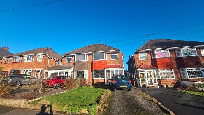 3 Bedroom Semi-Detached House To Rent In Wichnor Road, Solihull, B92