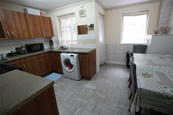 5 Bedroom End Of Terrace House To Rent In London, London, E1W