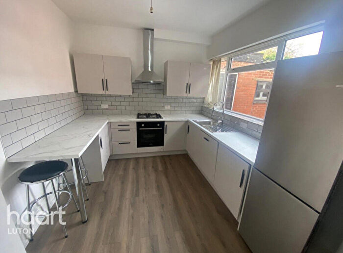 2 Bedroom Apartment To Rent In Nickmar Court, Luton, LU3