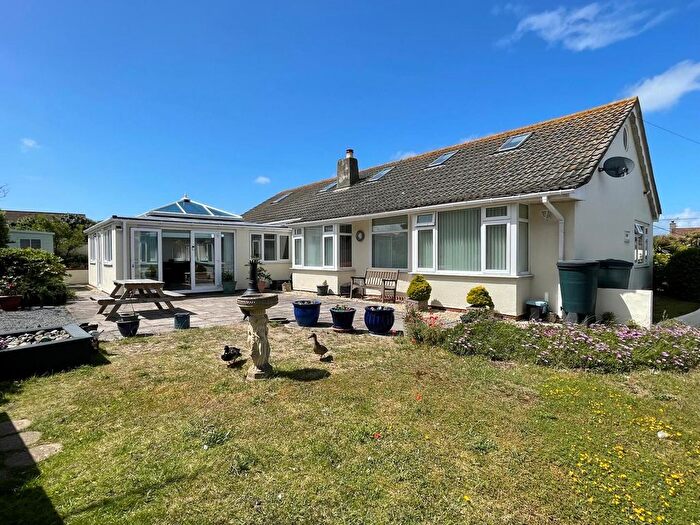 3 Bedroom Detached Bungalow For Sale In South Road, Brean, TA8