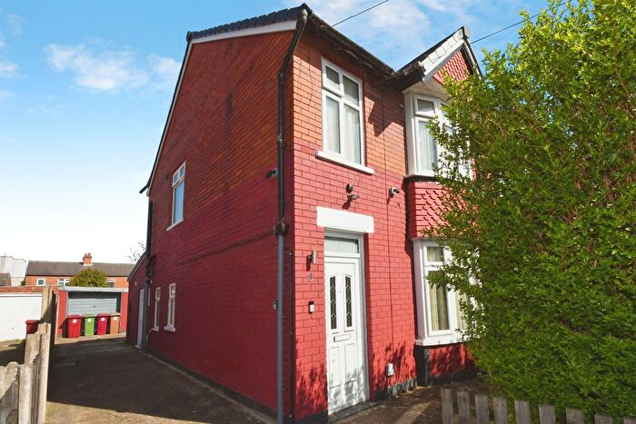 3 Bedroom Semi-Detached House For Sale In Bruce Street, Scunthorpe, DN15