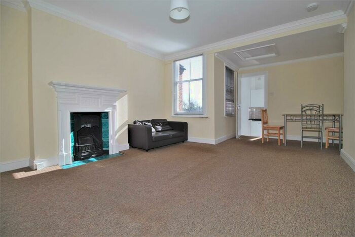 2 Bedroom Flat To Rent In Dartmouth Road, Kilburn, London, NW2