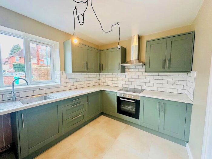 3 Bedroom Semi-Detached House To Rent In Fircroft Avenue, Nottingham, NG8