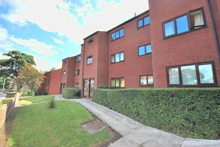 1 Bedroom Flat To Rent In Chestnut Court, Harehills Lane, Leeds, LS7
