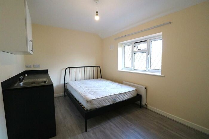 Studio To Rent In Cator Crescent, New Addington, Croydon, CR0