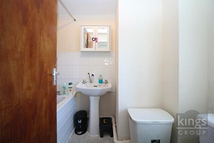1 Bedroom Flat For Sale In Carters Mead, Harlow, CM17