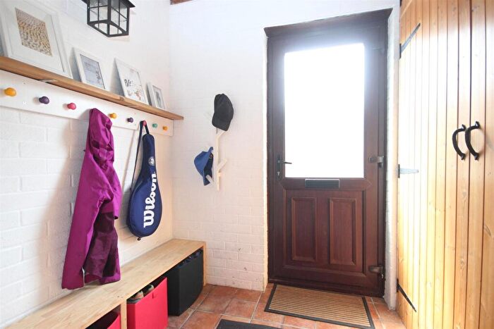 4 Bedroom Detached House For Sale In Prentice Gardens, Kempston, Bedford, MK42