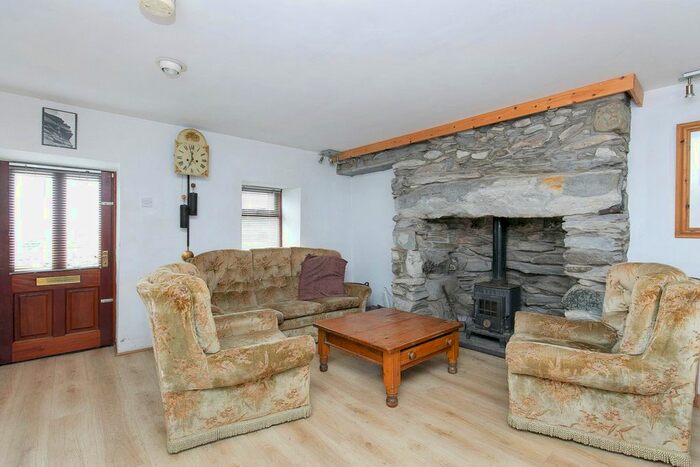 2 Bedroom Bungalow For Sale In Gallt Y Foel, Caernarfon, Gallt Y Foel, Caernarfon, LL55