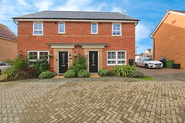 3 Bedroom Semi Detached House For Sale In Ormesby Place, Hampton Water, Peterborough, PE7