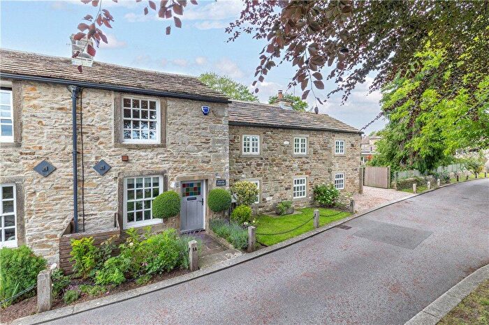4 Bedroom Semi-Detached House For Sale In Saw Mill Lane, Addingham, Ilkley, West Yorkshire, LS29