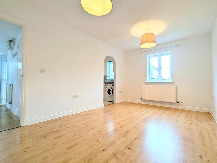 2 Bedroom Apartment To Rent In Poplar Fields, Warmley, Bristol, BS30
