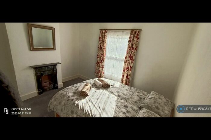 2 Bedroom Terraced House To Rent In Elgar Road, Reading, RG2