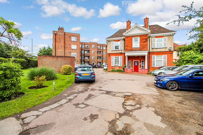 2 Bedroom Flat To Rent In Thurlby Close, Harrow, HA1