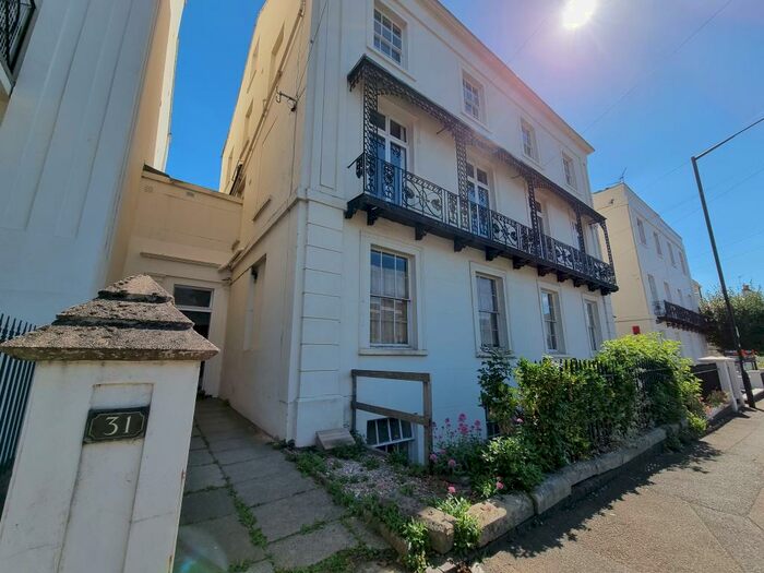 1 Bedroom Apartment To Rent In Flat, Dale Street, Leamington Spa, CV32