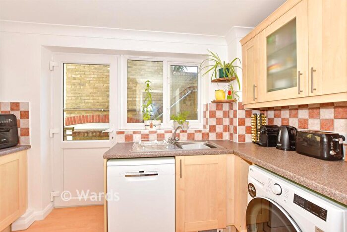 3 Bedroom Semi Detached House For Sale In Harbour View Road, Dover, Kent, CT17