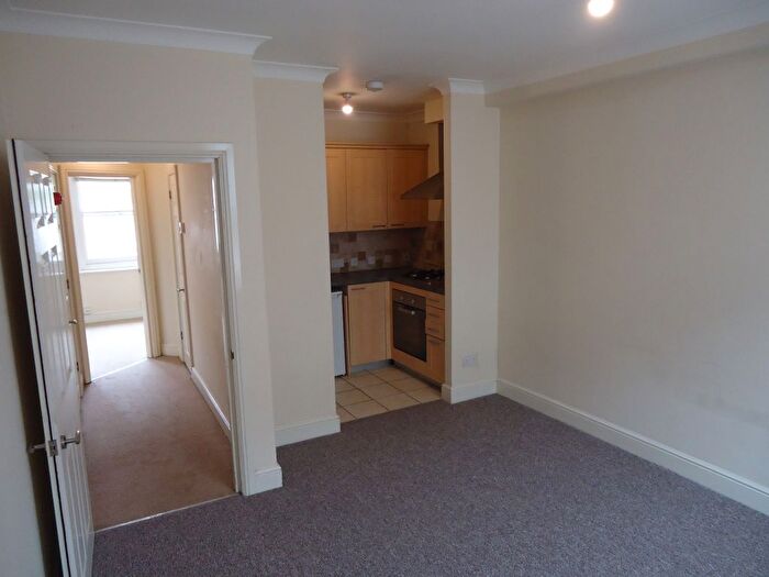 1 Bedroom Flat To Rent In Gloucester Place, Folkestone, CT20